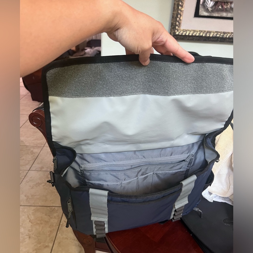 Timbuk2 Messenger Command Bag(Medium). Excellent … - image 5